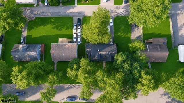 8 Oak Crest Rd, West Orange Twp., NJ 07052