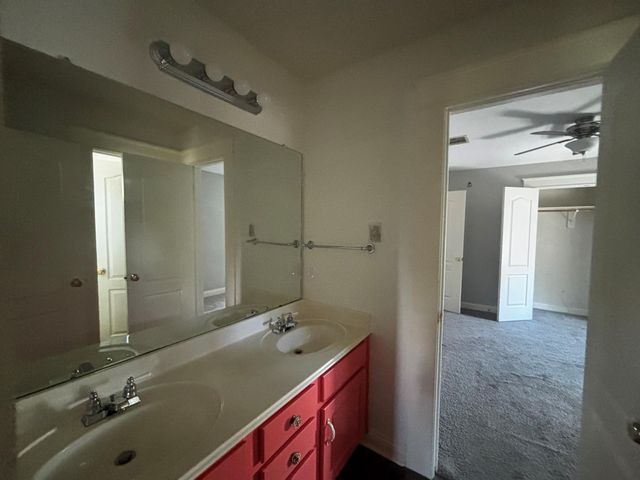16219 Green Smoke Drive, Houston, TX 77095