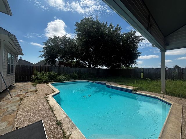 16219 Green Smoke Drive, Houston, TX 77095