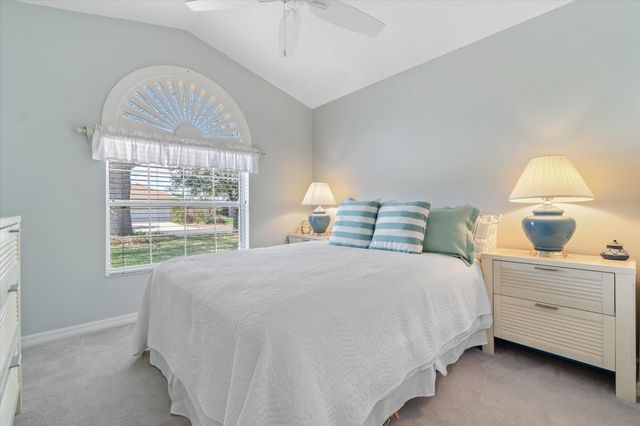 2329 Commodores Club Blvd, St Augustine, FL 32080