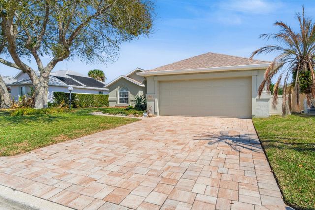 2329 Commodores Club Blvd, St Augustine, FL 32080