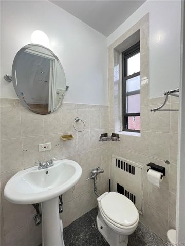 8009 35th Avenue B3, Jackson Heights, NY 11372