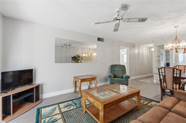 2750 E BAY DRIVE 14E, Largo, FL 33771