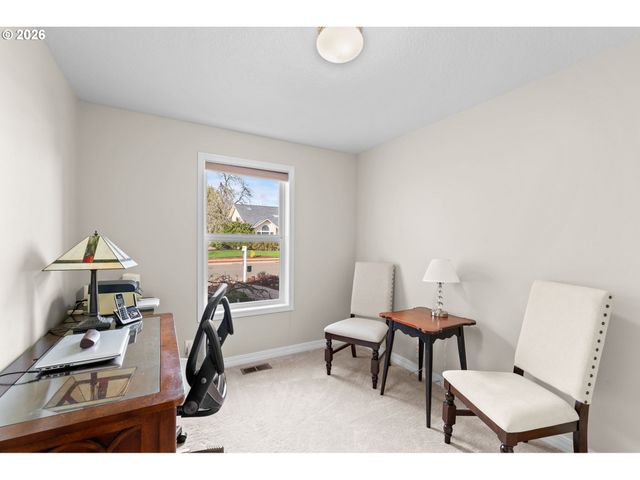 420 LYNNBROOK Dr, Eugene, OR 97404