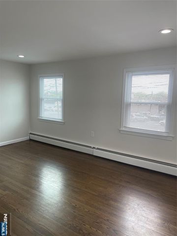 25 Legion Drive ST1, Bergenfield, NJ 07621