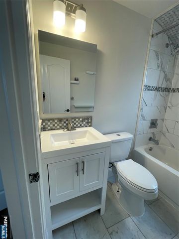 25 Legion Drive ST1, Bergenfield, NJ 07621