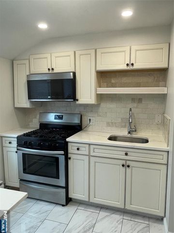 25 Legion Drive ST1, Bergenfield, NJ 07621