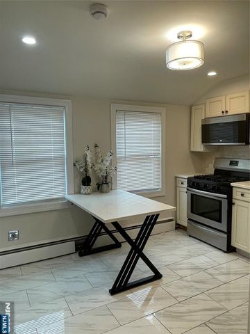 25 Legion Drive ST1, Bergenfield, NJ 07621