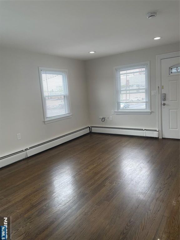 25 Legion Drive ST1, Bergenfield, NJ 07621