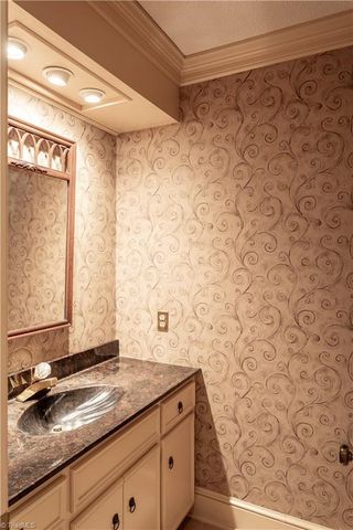 312 Balsam Drive, Lexington, NC 27292