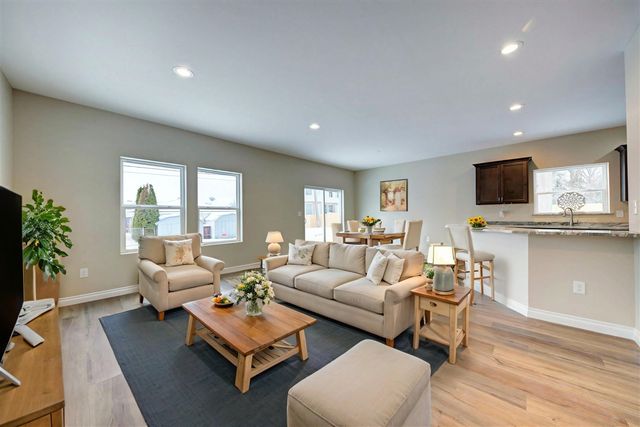 1125 Brandt Street, Garden City, MI 48135