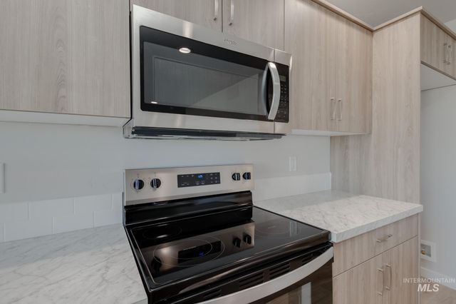 2446 W Fallon Lp, Nampa, ID 83651