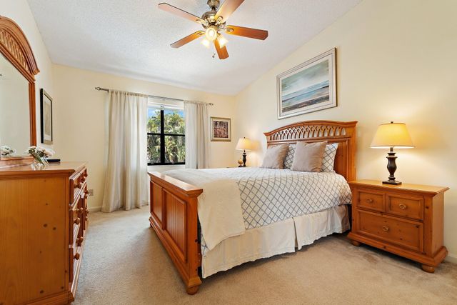 729 Windermere Way, Palm Beach Gardens, FL 33418