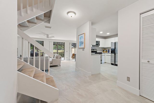 729 Windermere Way, Palm Beach Gardens, FL 33418