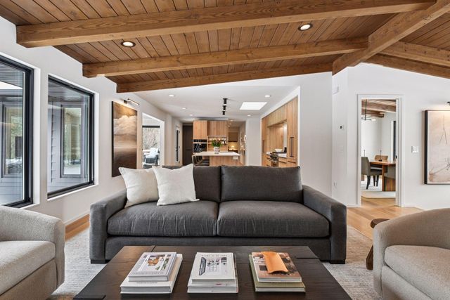 5423 Highwood Drive W, Edina, MN 55436