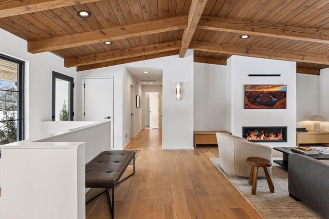 5423 Highwood Drive W, Edina, MN 55436