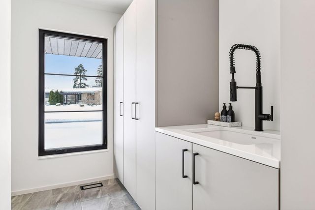 5423 Highwood Drive W, Edina, MN 55436