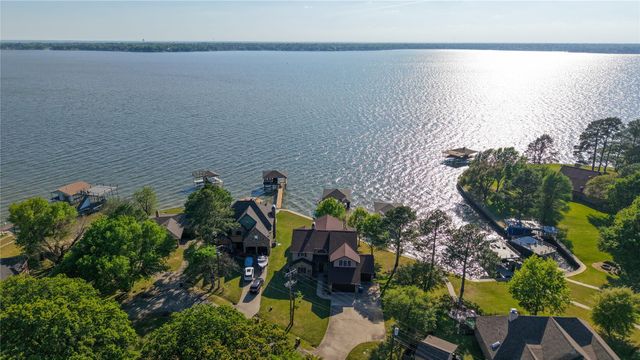 831 Legendary Lane, Gun Barrel City, TX 75156