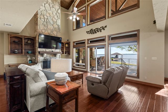 831 Legendary Lane, Gun Barrel City, TX 75156