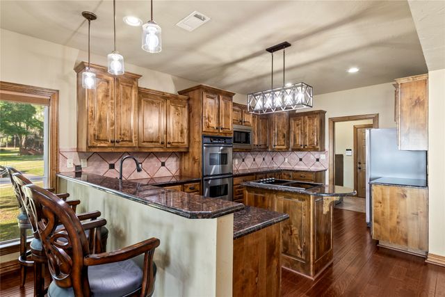 831 Legendary Lane, Gun Barrel City, TX 75156