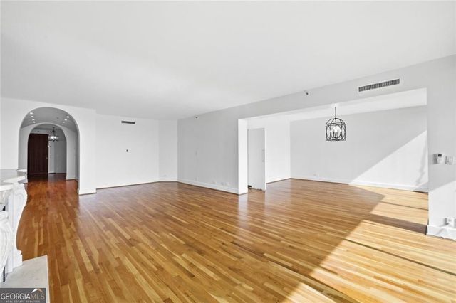 2660 Peachtree Road NW 9G, Atlanta, GA 30305