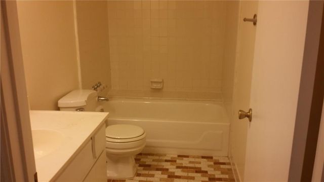 1074 Park Forest NW Court, Lilburn, GA 30047