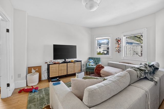 158 Albion St, Somerville, MA 02144