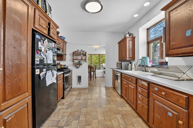 158 Albion St, Somerville, MA 02144