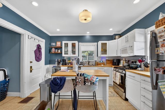 158 Albion St, Somerville, MA 02144