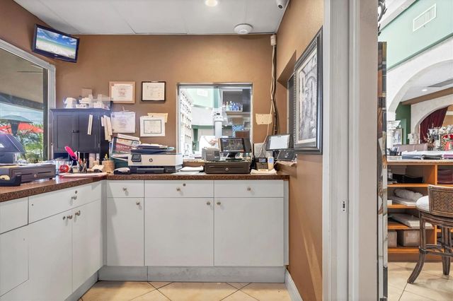 N TAMIAMI TRAIL, Nokomis, FL 34275