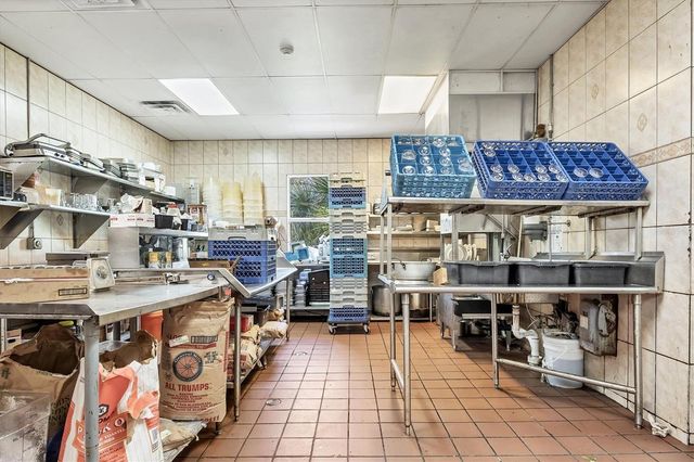 N TAMIAMI TRAIL, Nokomis, FL 34275