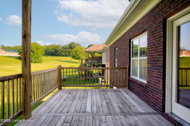 203 Deep Creek Dr, Shepherdsville, KY 40165