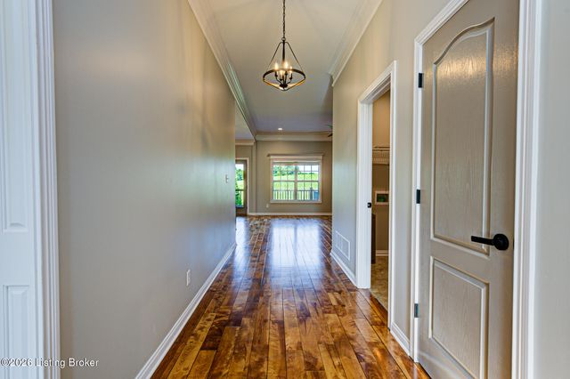 203 Deep Creek Dr, Shepherdsville, KY 40165