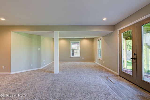 203 Deep Creek Dr, Shepherdsville, KY 40165