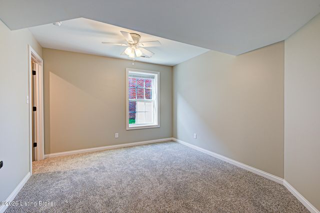 203 Deep Creek Dr, Shepherdsville, KY 40165