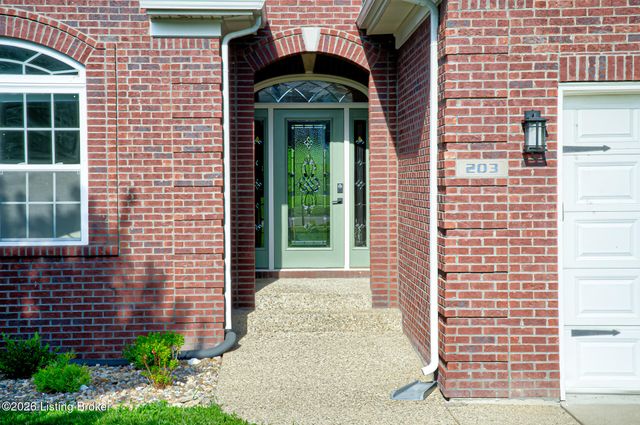203 Deep Creek Dr, Shepherdsville, KY 40165