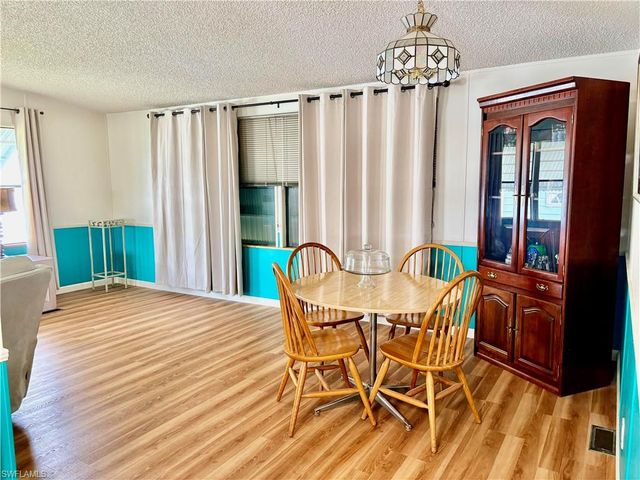 3142 Linwood DR, North Fort Myers, FL 33917