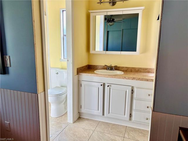 3142 Linwood DR, North Fort Myers, FL 33917