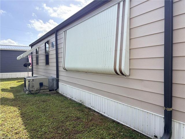 3142 Linwood DR, North Fort Myers, FL 33917