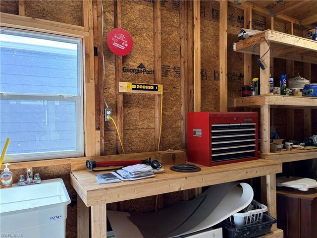 3142 Linwood DR, North Fort Myers, FL 33917