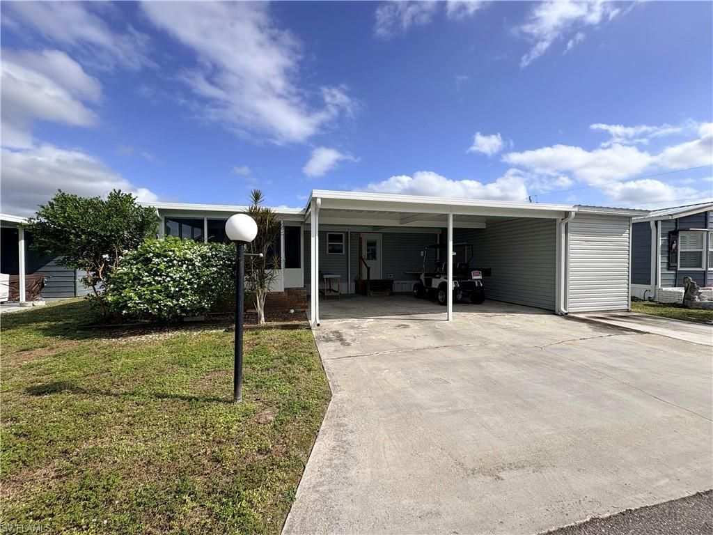 3142 Linwood DR, North Fort Myers, FL 33917