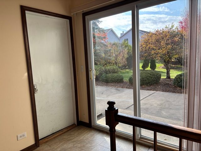 4950 Tarrington Drive, Hoffman Estates, IL 60010