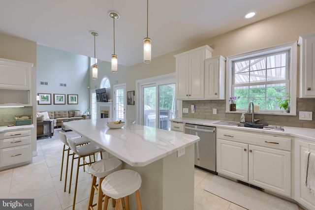 238 HEATHERSTONE WAY, Lancaster, PA 17601