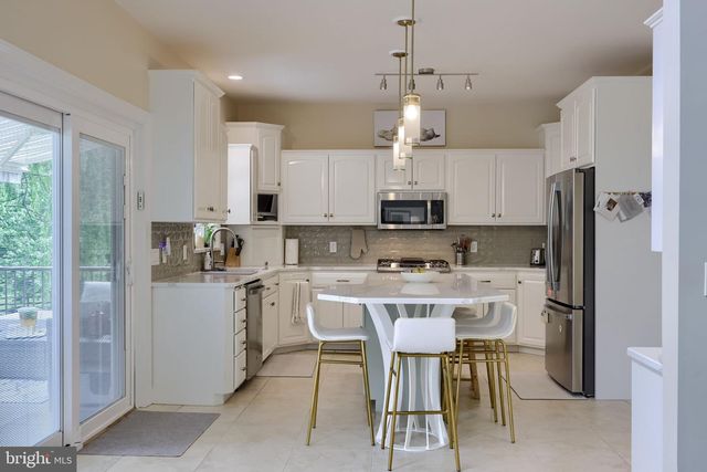 238 HEATHERSTONE WAY, Lancaster, PA 17601