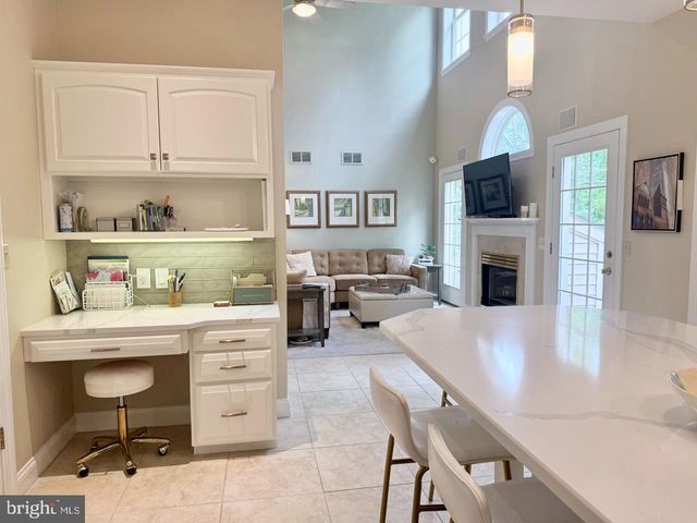238 HEATHERSTONE WAY, Lancaster, PA 17601