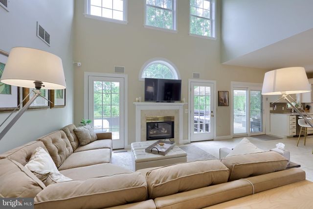238 HEATHERSTONE WAY, Lancaster, PA 17601