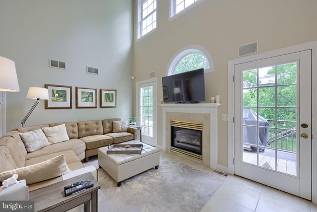 238 HEATHERSTONE WAY, Lancaster, PA 17601