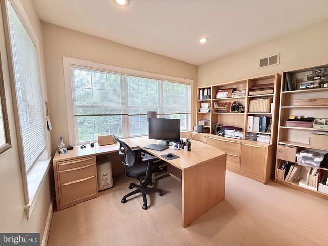 238 HEATHERSTONE WAY, Lancaster, PA 17601