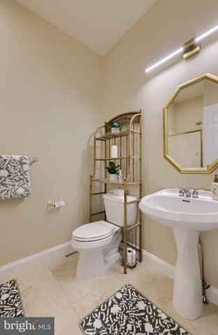 238 HEATHERSTONE WAY, Lancaster, PA 17601