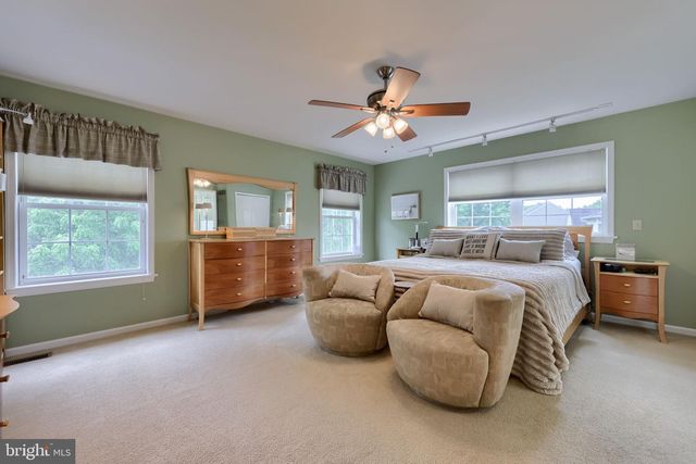 238 HEATHERSTONE WAY, Lancaster, PA 17601